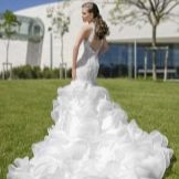 Бутна сватбена рокля русалка с шлейф