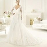 Vestido de novia de la colección 2013 de Elie Saab con escote profundo