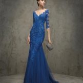 Večerní šaty z modré Pronovias
