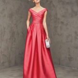 Gaun malam dari Pronovias merah