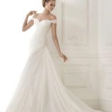 Gaun pengantin A-line dari Pronovias