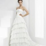 Сватбена рокля от Pepe Botella многослойна
