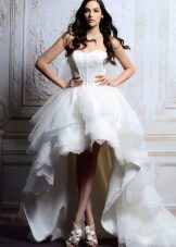Exuberante vestido de novia corto con cola larga