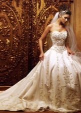 Exuberante vestido de novia con pedrería