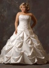Vestido de novia para novias gordas con corsé