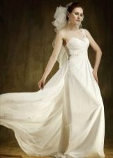 Empire wedding dress na may isang strap