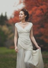 Svatební šaty v empírovém stylu s drapérie