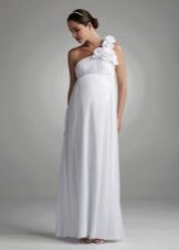 Tehotenské svadobné šaty na jedno rameno