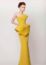 שמלת ערב צהובה עם פפלום