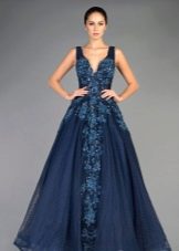 שמלת ערב כחולה עם אבני חן