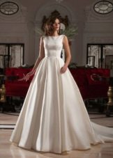 Сватбена рокля от колекция Crystal Design 2015 с дантела