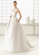 2016 metų vestuvinė suknelė su apynasriu iškirpte