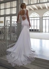 Vestido de noiva sereia com cauda e costas abertas