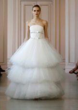 Suknia ślubna z warstwową spódnicą 2016 by Oscar de la Renta