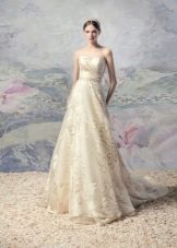 فستان زفاف من بابيليو بنقشة ذهبية
