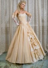 Poročna obleka iz kolekcije Femme Fatale