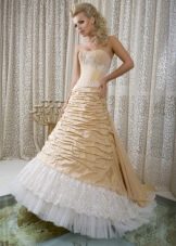 שמלת כלה מהקולקציה Femme Fatale gold