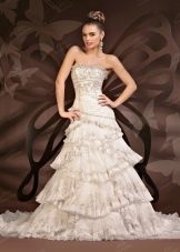 Gaun pengantin dari To Be Bride berlapis