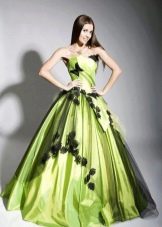 Gaun pengantin hijau dengan hitam
