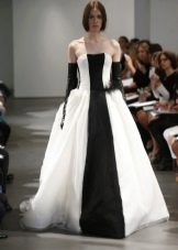 Fekete-fekete menyasszonyi ruha Vera Wongtól