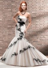 vestido de novia con pez de encaje negro