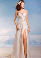 Vestido de novia de la colección Paradise Island con abertura