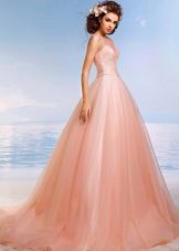 فستان زفاف ملون من رومانوفا