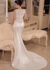 Brautkleid im Meerjungfrau-Stil mit Spitzenrücken
