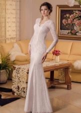 Gaun pengantin renda tertutup dari Victoria Karandasheva