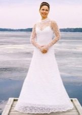 Gaun pengantin mengait dengan lapisan