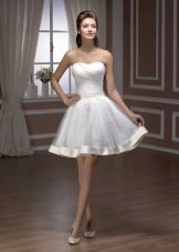 Къса бухнала сватбена рокля от колекцията Pearl от Hadassah