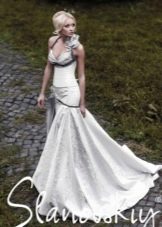 Suknia ślubna z kolorową wstawką