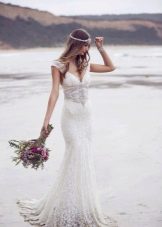 Vestido de novia con encaje de Anna Campbell's Spirit Collection