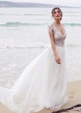 Vestido de noiva da coleção Spirit de Anna Campbell com espartilho decorado