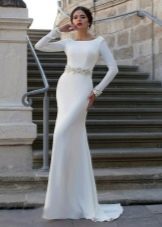 Vestido de noiva reto branco com mangas