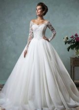 White puffy wedding dress with sleeves