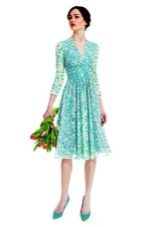 Tyrkysové šaty s modrými květy