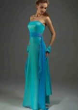 Turquoise jurk in combinatie met blauw