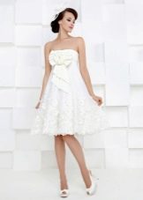 Robe de mariée de la collection Simple White by Kookla courte