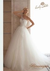 El vestido de novia de la colección Diamond de Lady White es magnífico