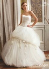 Буйна сватбена рокля от колекция 2012г