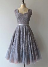 Gray midi dress na may lace