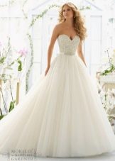 Gaun pengantin yang mewah 
