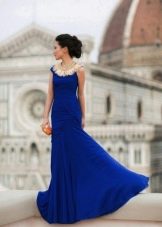 Dlouhé tmavě modré šaty
