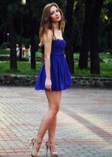 Marineblauwe jurk met hoge taille