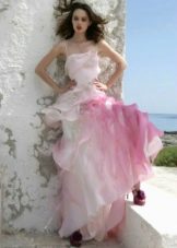 Vestuvinė suknelė su rožiniais intarpais