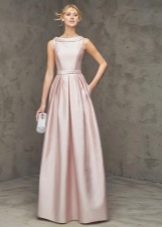 Нежно розова рокля