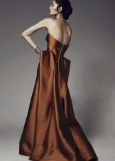 Oranje bruine jurk