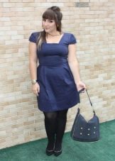 Kratke haljine za žene s prekomjernom težinom niskog rasta