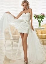 Vestido de noiva com cauda de organza